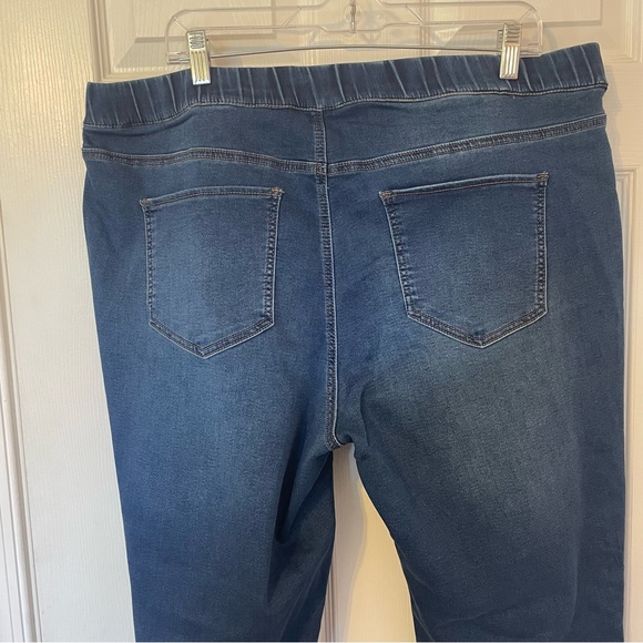 Women’s Denim Jeggings - Picture 7 of 8